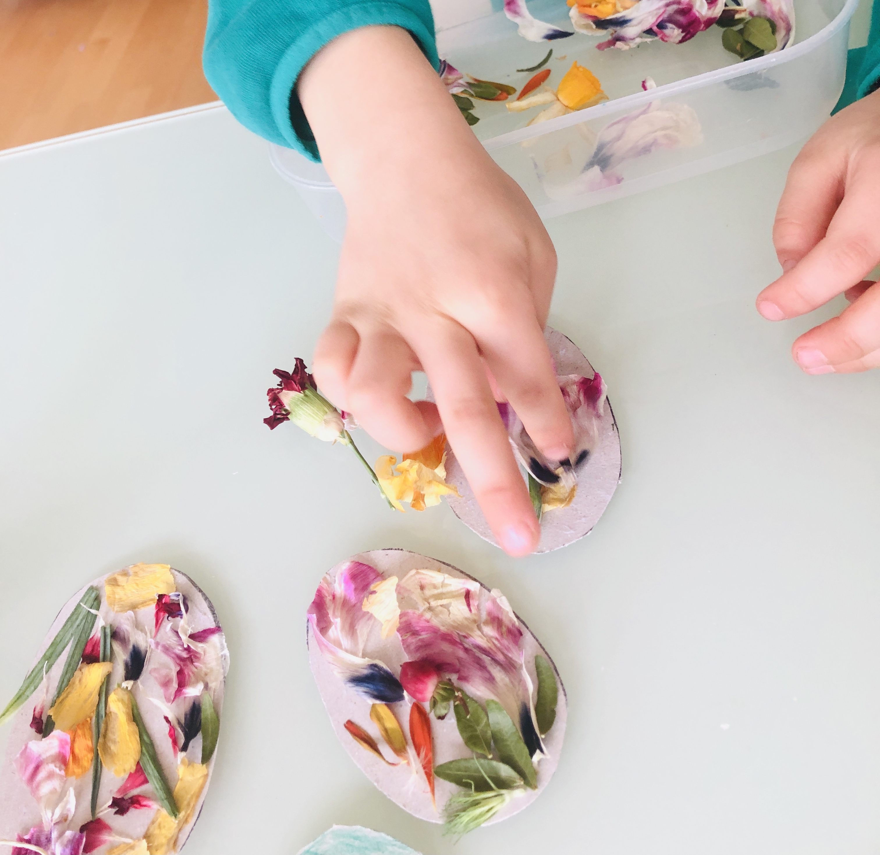 decorating easter eggs with flowers