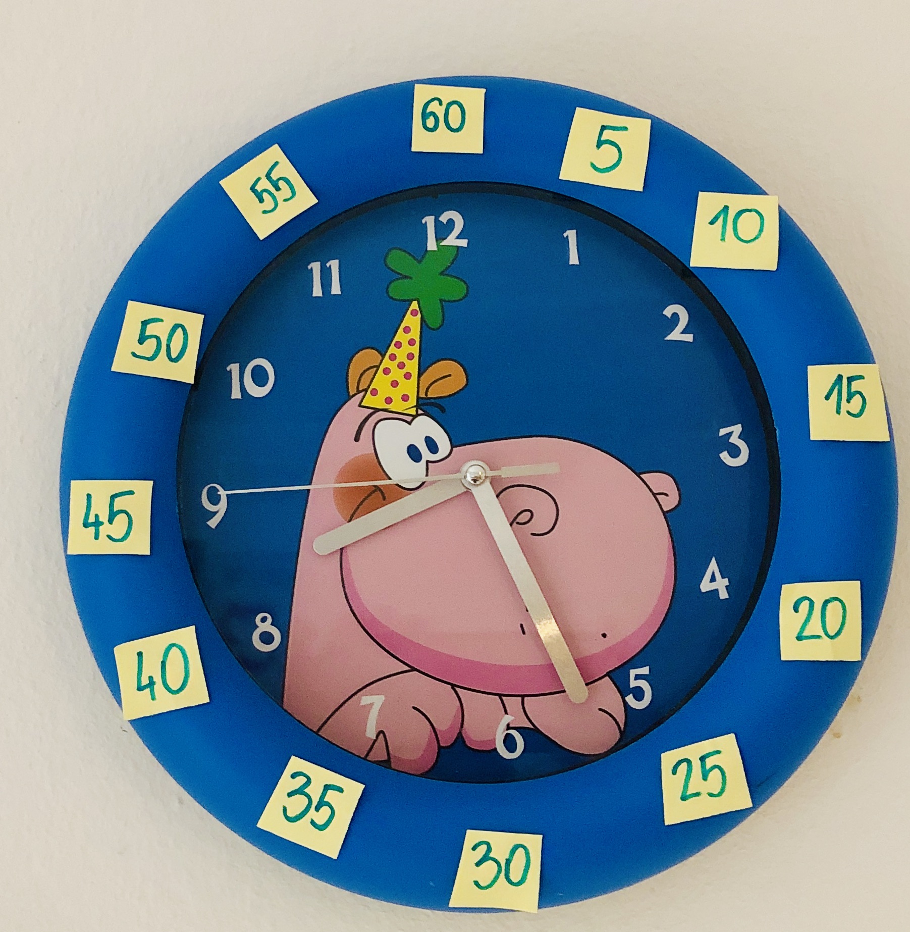 clock with 5-minute marks